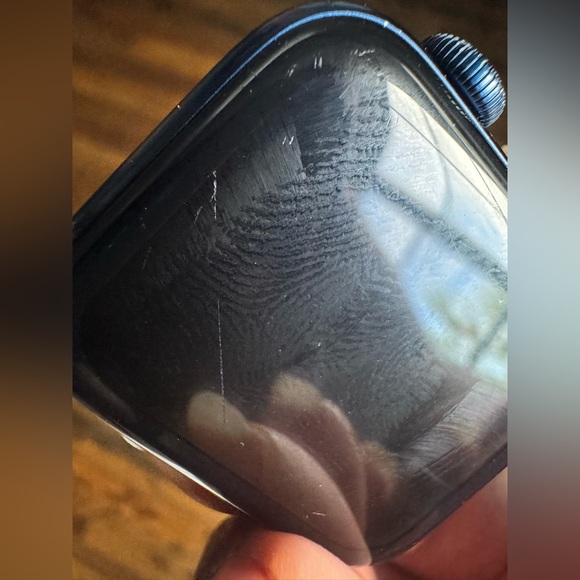 Series 6 Apple Smart Watch 40MM - Picture 6 of 7